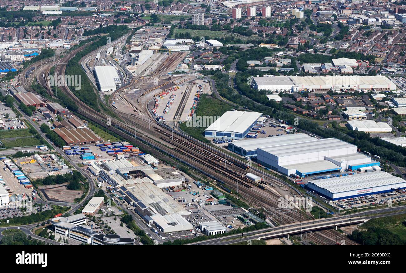 Luftaufnahme der Doncaster-Bahnhöfe, südlich des Stadtzentrums und des Bahnhofs, South Yorkshire, Nordengland, Großbritannien Stockfoto