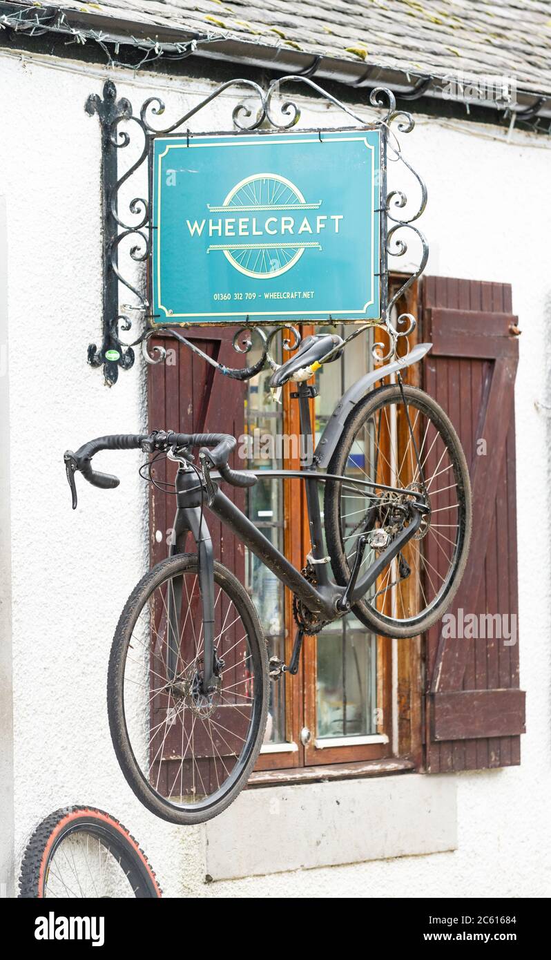 Wheelcraft unabhängiger traditioneller Fahrradladen, der handgefertigte Fahrradräder und Fahrradreparaturen anbietet, Clachan of Campsie, Campsie Glen, Schottland, UK Stockfoto