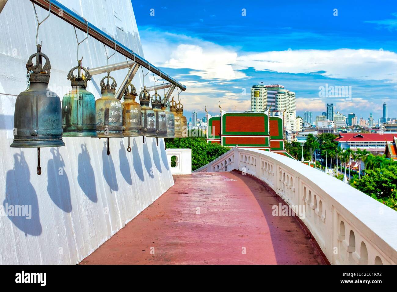 Glocken im Wat Saket Ratcha Wora Maha Wihan, Bangkok, Thailand Stockfoto