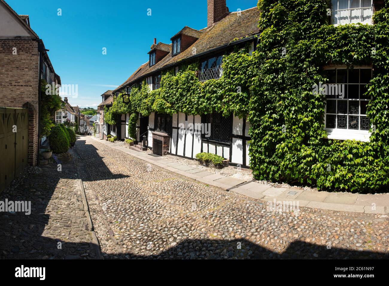 Roggen und alte mittelalterliche Straße, England Stockfoto