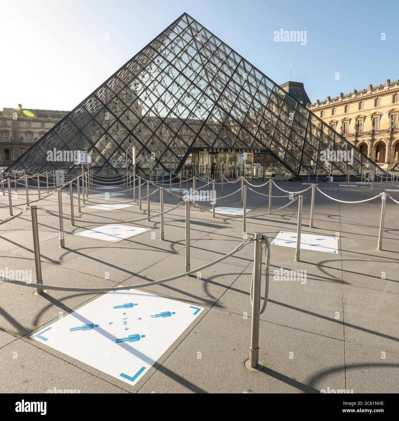 WIEDERERÖFFNUNG DES LOUVRE MUSEUMS, PARIS Stockfoto