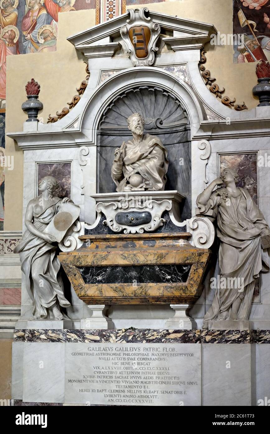 FLORENZ, ITALIEN - 11. Okt 2012: Grab von Galileo Galilei in der Basilika Santa Croce, Florenz, Italien Stockfoto