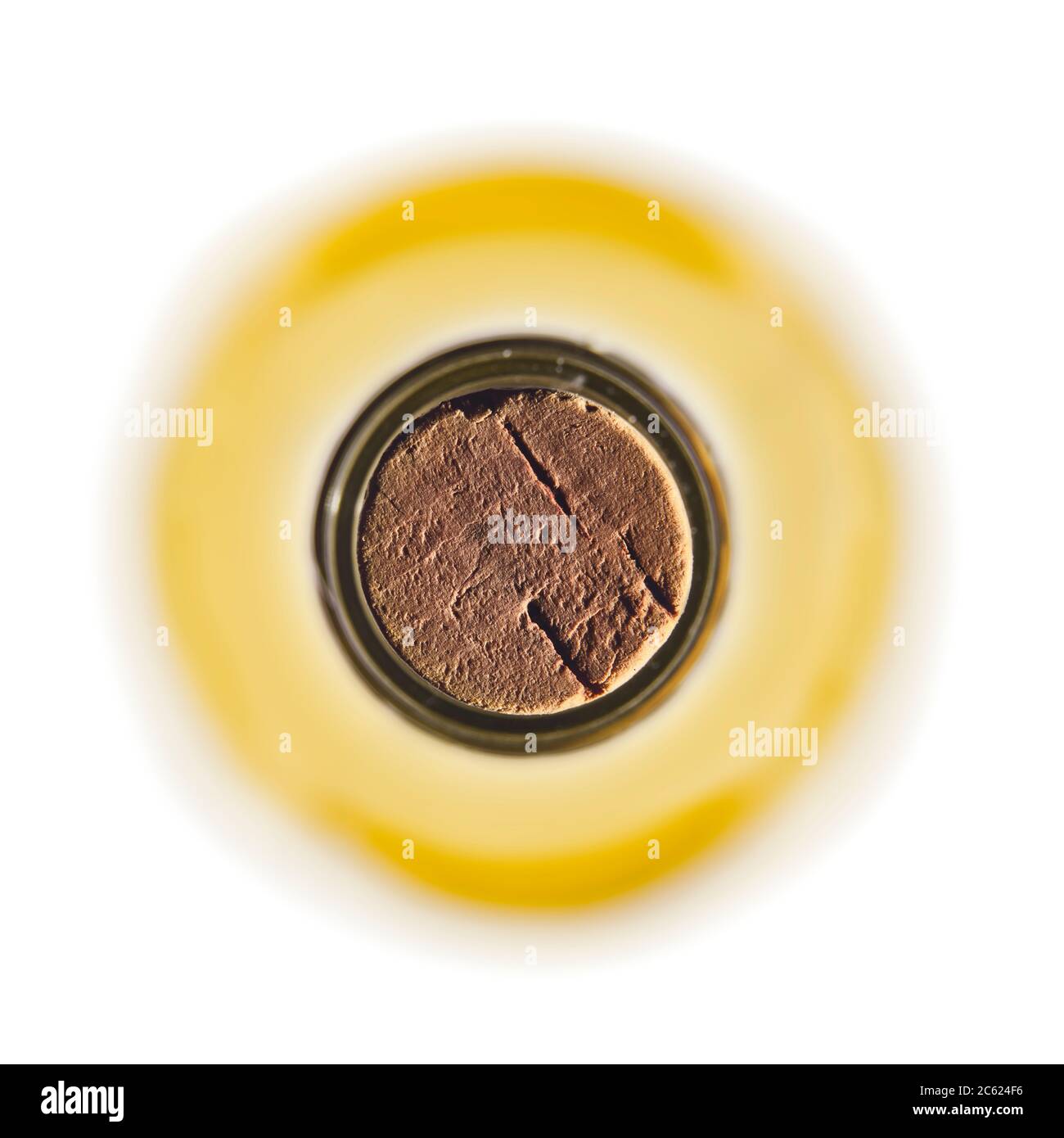 Blick hinunter auf den Korken in einer Flasche Wein Stockfoto