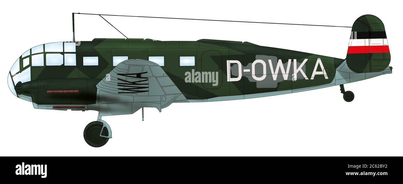 Siebel Si 204D-1 (D-OWKA) wird von der 2./KG 200 zur Unterstützung der Friedensverhandlungen von Albert Speer im April 1945 eingesetzt Stockfoto
