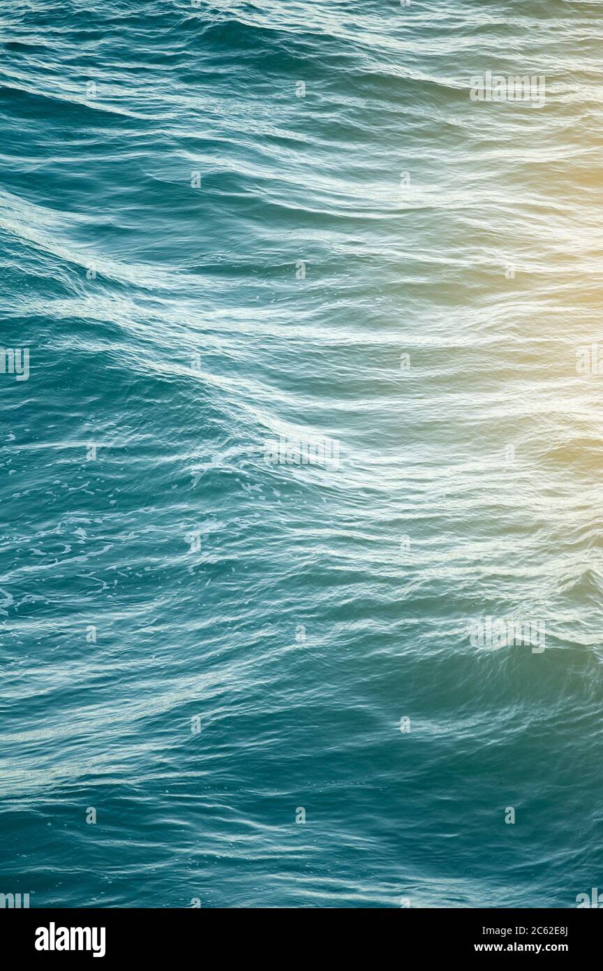 Blaues Meerwasser Hintergrund, getöntes Bild Stockfoto