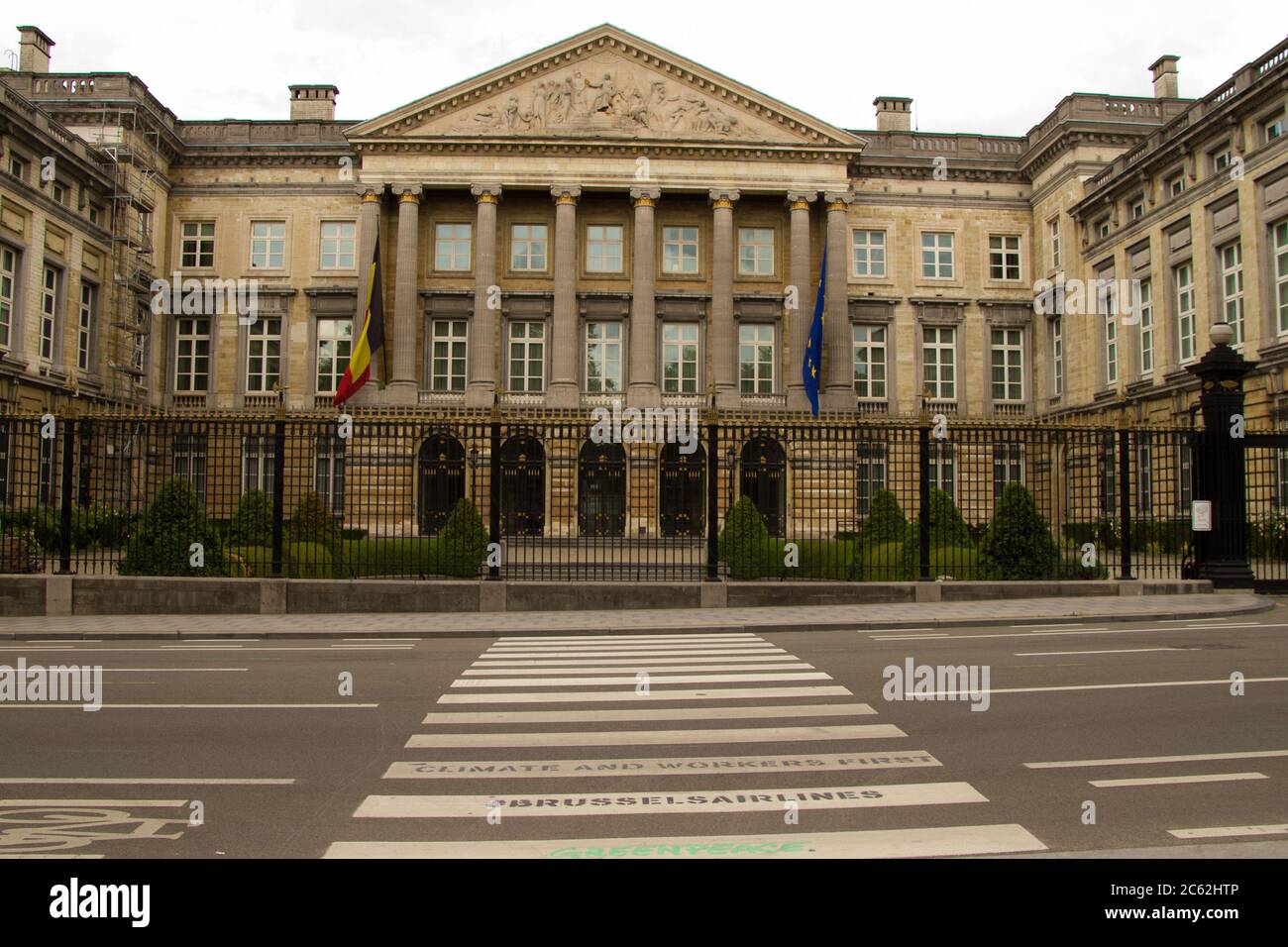 Palast der Nation in Brüssel, rue de la Loi.der Palast der Nation ist ein neoklassizistisches Gebäude, das das belgische Bundesparlament, rue d beherbergt Stockfoto