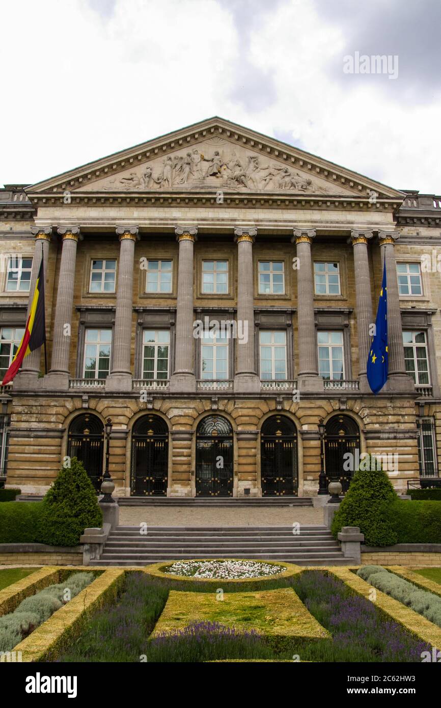 Palast der Nation in Brüssel, rue de la Loi.der Palast der Nation ist ein neoklassizistisches Gebäude, das das belgische Bundesparlament, rue d beherbergt Stockfoto