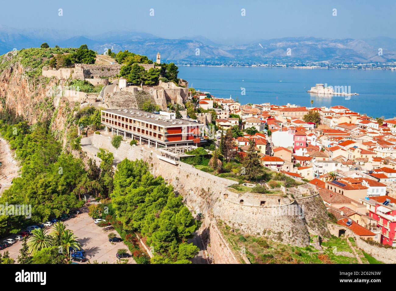 Stadtmauern der Akronafplia oder Acronauplia, bedeutet die innere Burg. Akronafplia Festung ist der älteste Teil der Stadt Nafplion in Griechenland. Stockfoto