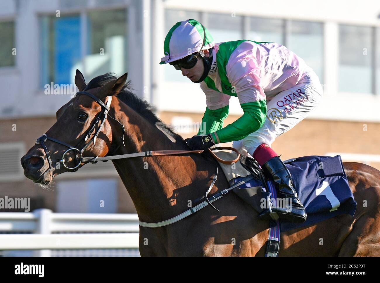 Herodot und Jockey Oisin Murphy gewinnen die kostenlosen Tipps täglich auf attheraces.com und beanspruchen Einsätze auf Windsor Racecourse. Stockfoto