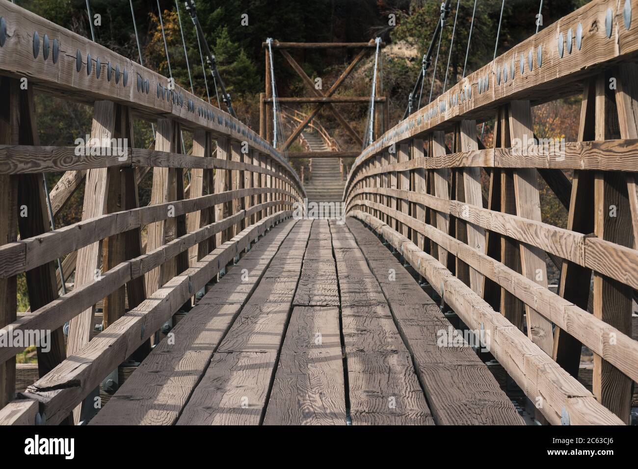 Perspektive Aufnahme der großen Holzbrücke Stockfoto