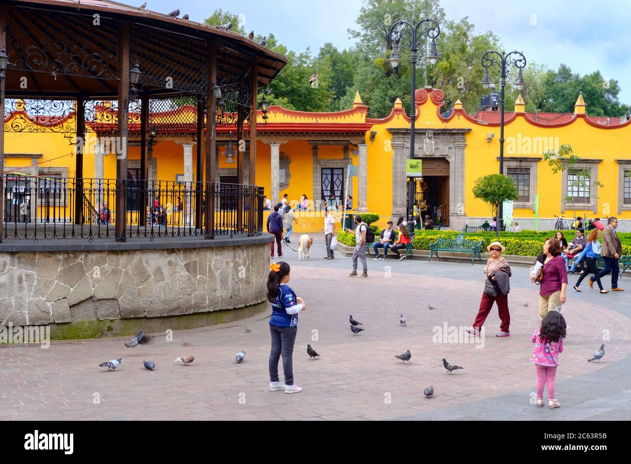 Der Hauptplatz und das Rathaus im historischen Viertel Coyoacan in Mexiko-Stadt Stockfoto