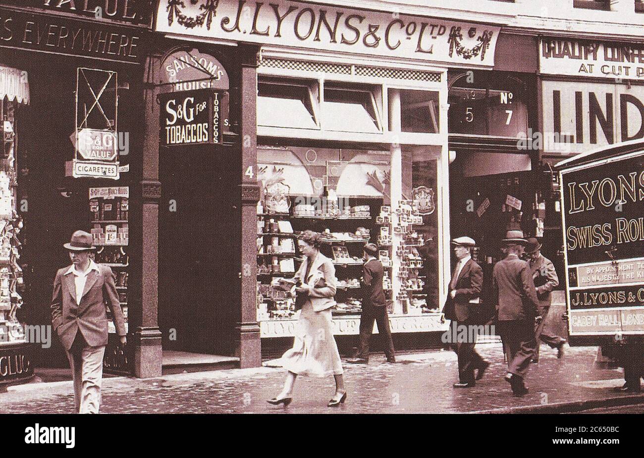 Vintage Postkarte - Teeladen von Joey Lyons, London, 1930er Jahre Stockfoto