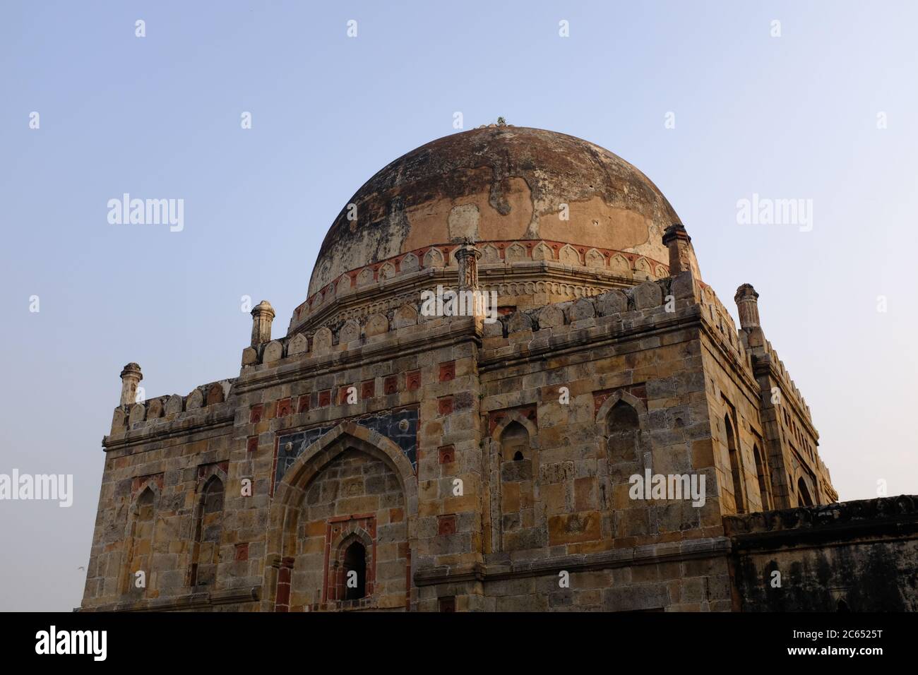 Bara Gumbad befindet sich im Lodhi Garden, Neu Delhi, Indien Stockfoto