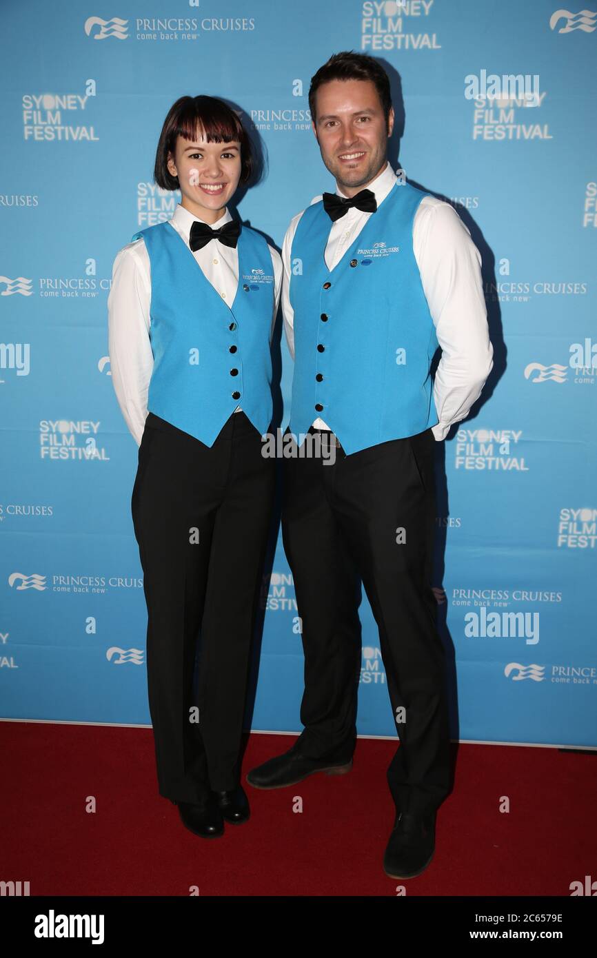 Princess Cruises ist einer der Sponsoren des Sydney Film Festivals. Bei der australischen Premiere von The Two Faces of tauchten Mitarbeiter auf dem roten Teppich auf Stockfoto