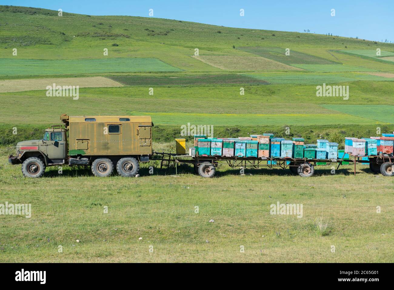 Mobile Imker im Hochland Kirgisistans Stockfoto