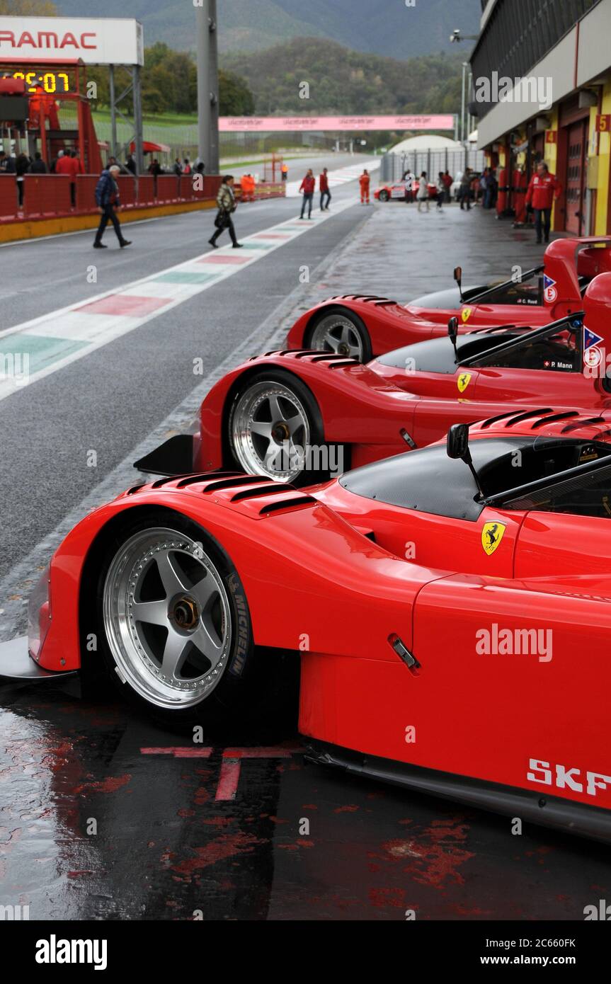 MUGELLO, IT, November 2013, Ferrari 333SP auf dem Kurs von Mugello während des Finali Mondiali Ferrari 2013 in Mugello, italien Stockfoto