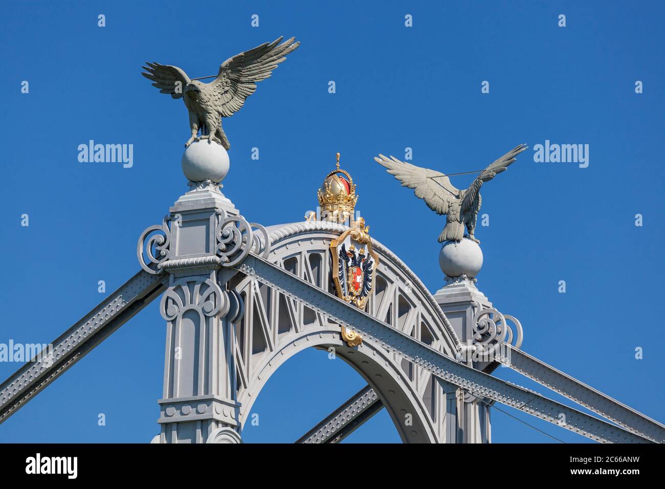 Salzach-Brücke und Staatsbrücke über die Salzach in Laufen, Rupertiwinkel, Berchtesgadener Land, Oberbayern, Bayern, Süddeutschland, Deutschland, Europa Stockfoto