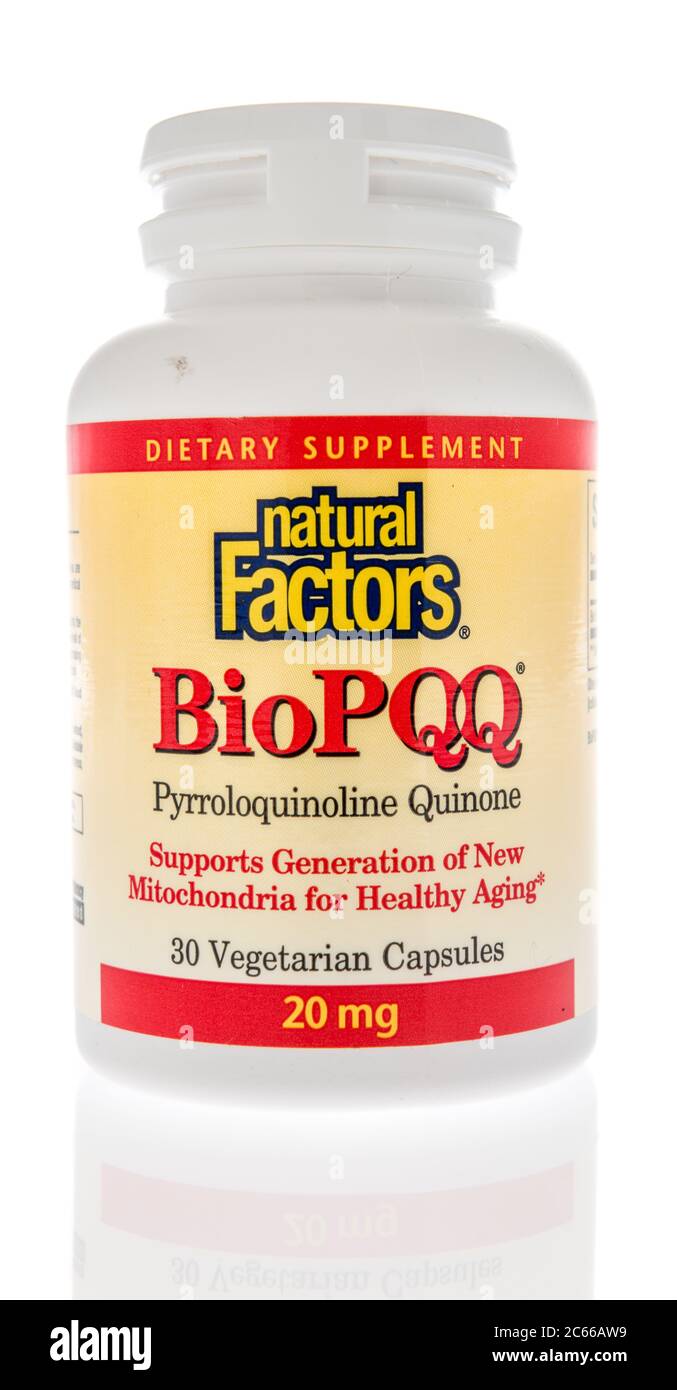 Winneconne, WI - 26 Juni 2020: Eine Flasche natürliche Faktoren biopqq Ergänzung auf einem isolierten Hintergrund Stockfoto