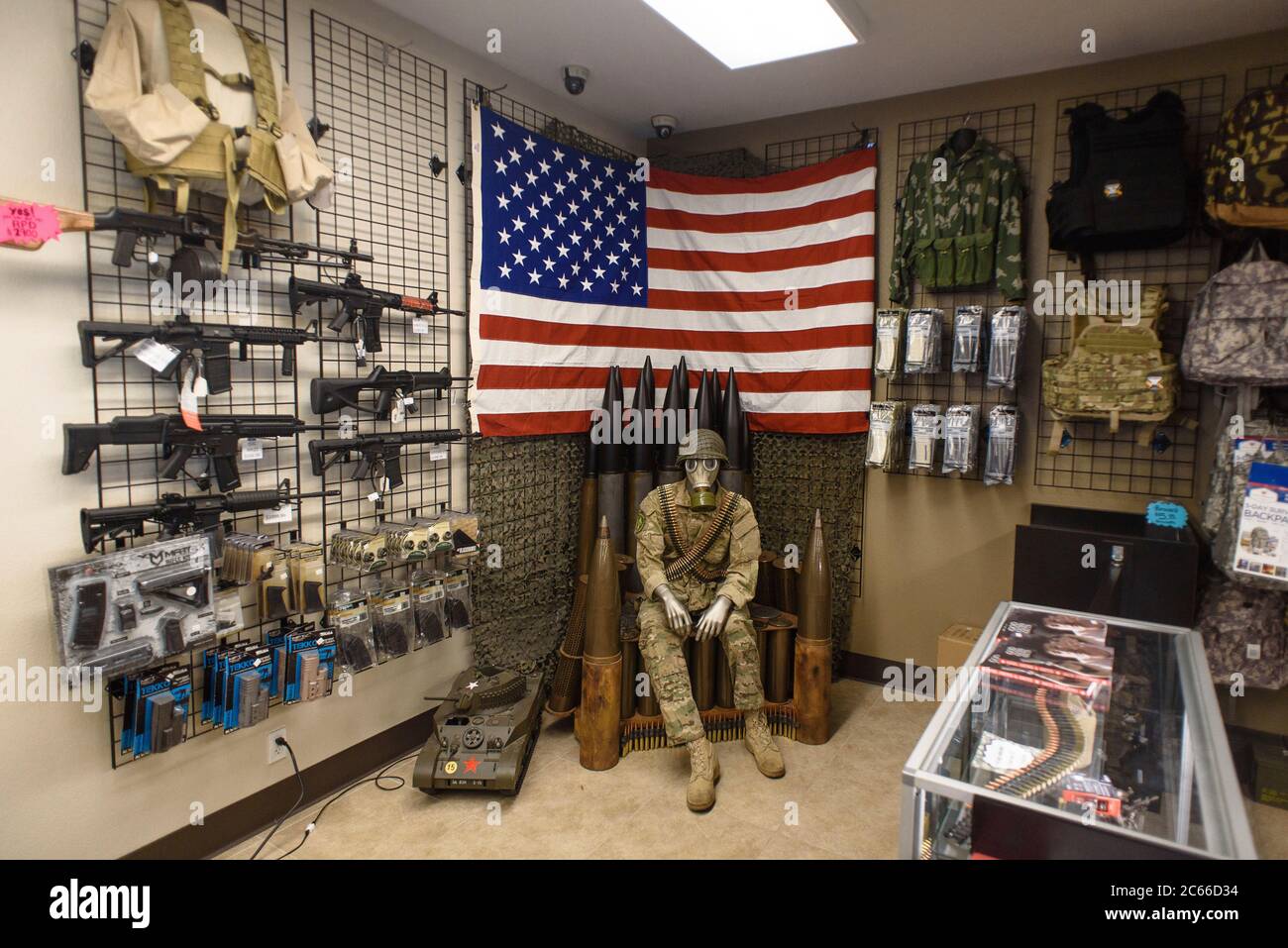 Hier können Sie sich mit Waffen und Ausrüstung aller Art austoben, Las Vegas, Nevada, USA Stockfoto