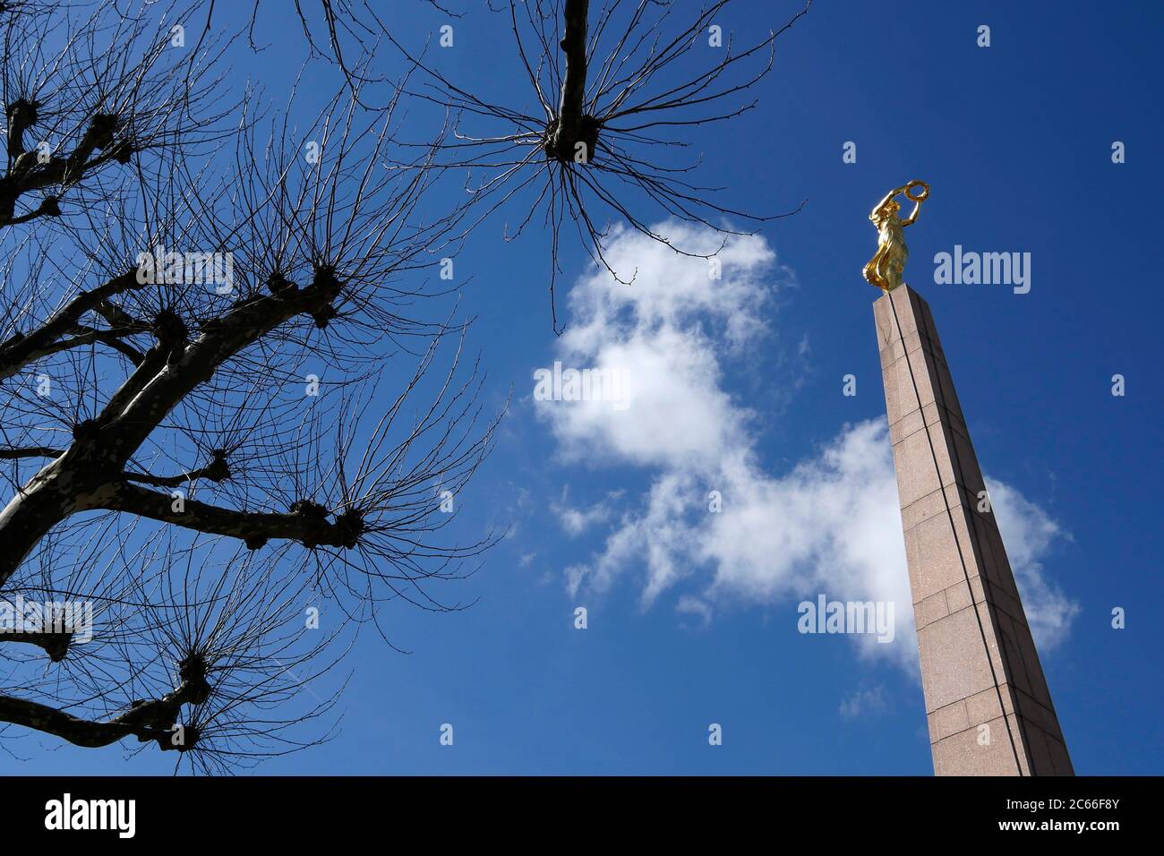 De Gelle Fra, die Gelbe Frau, Denkmal du Souvenir, Luxemburg-Stadt, Luxemburg Stockfoto