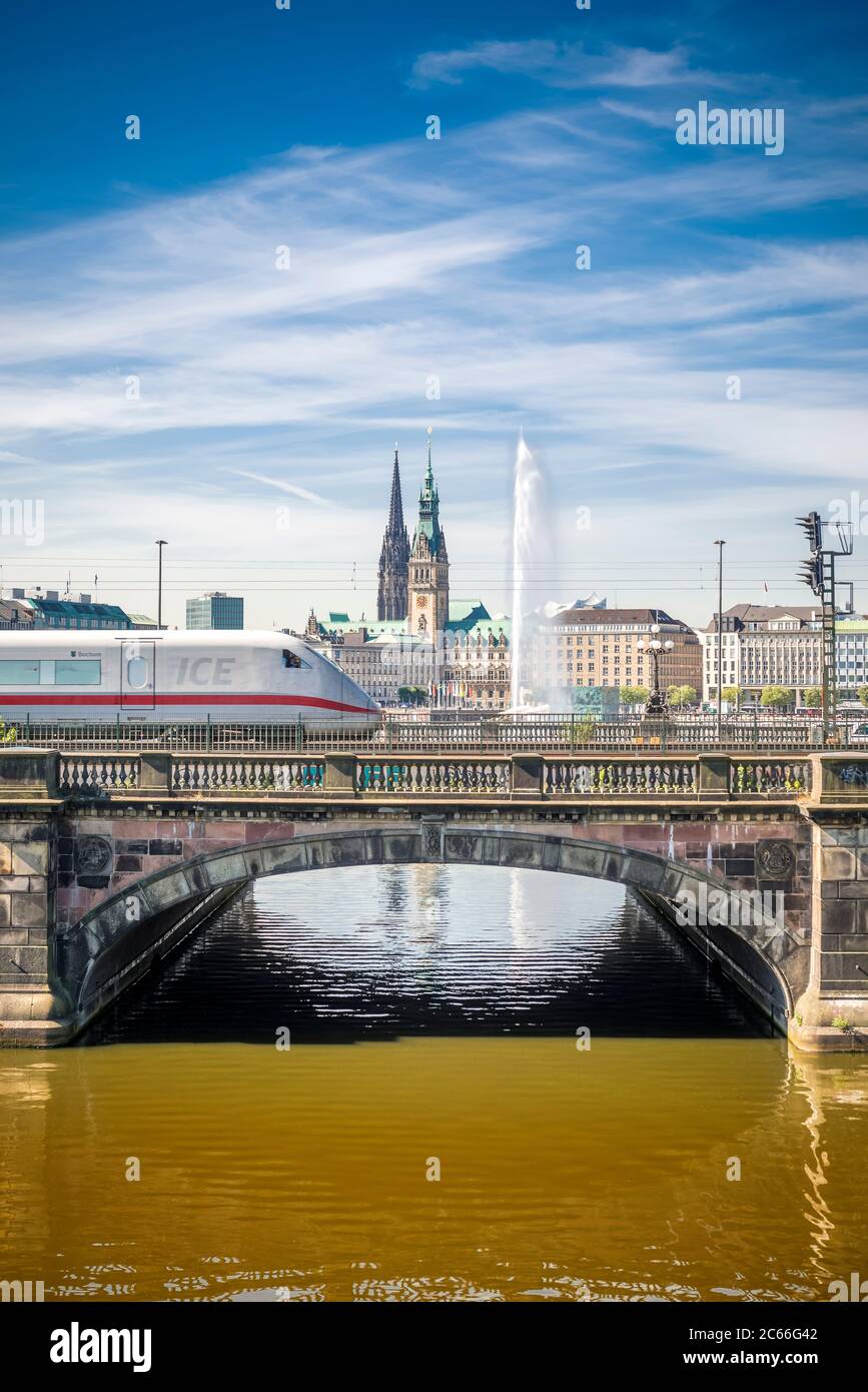 Deutschland, Hamburg, Binnenalster, Rathaus, Nikolaikirche Stockfoto