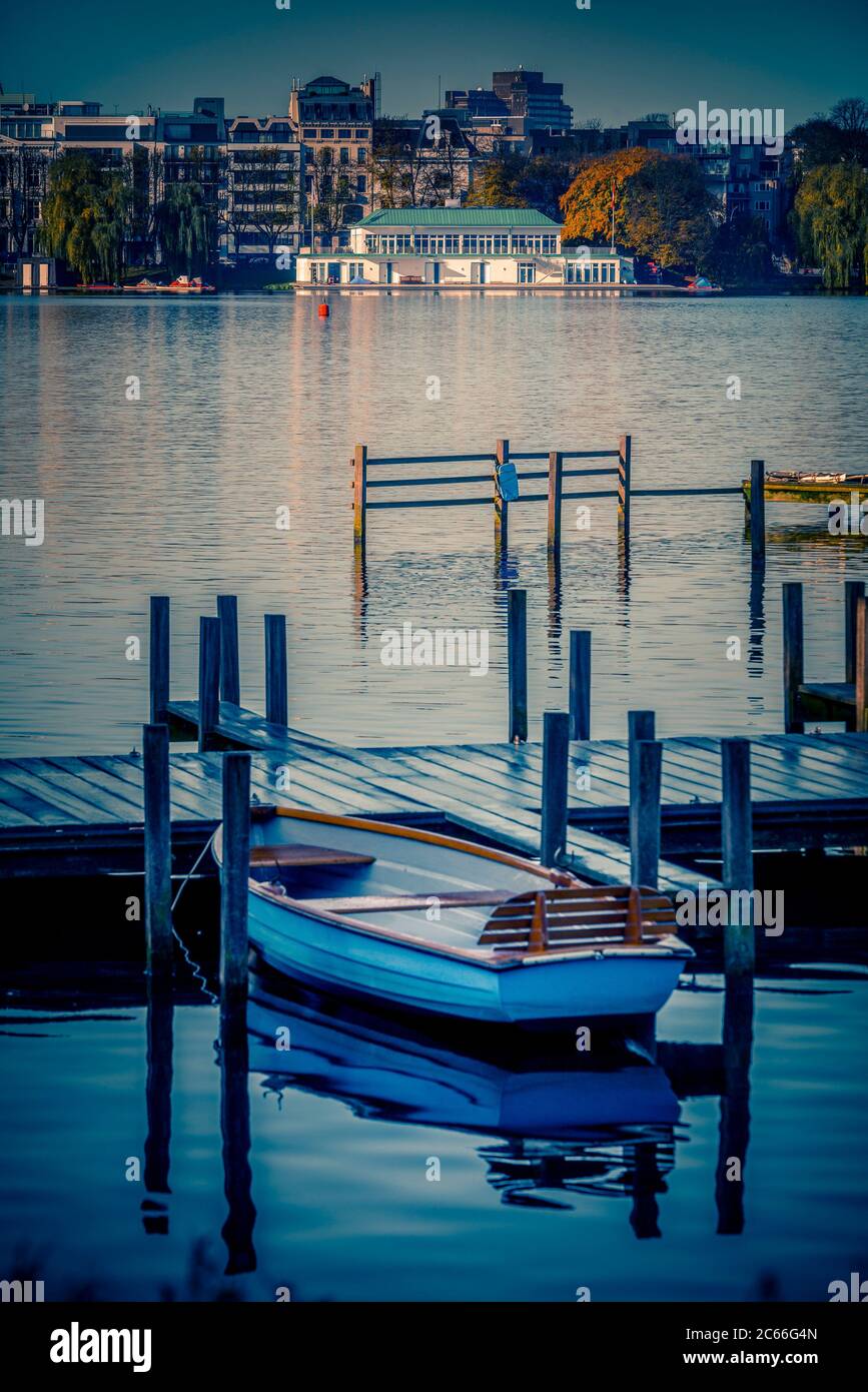 Deutschland, Hamburg, Außenalster, Germania Ruderclub, Ruderboot Stockfoto