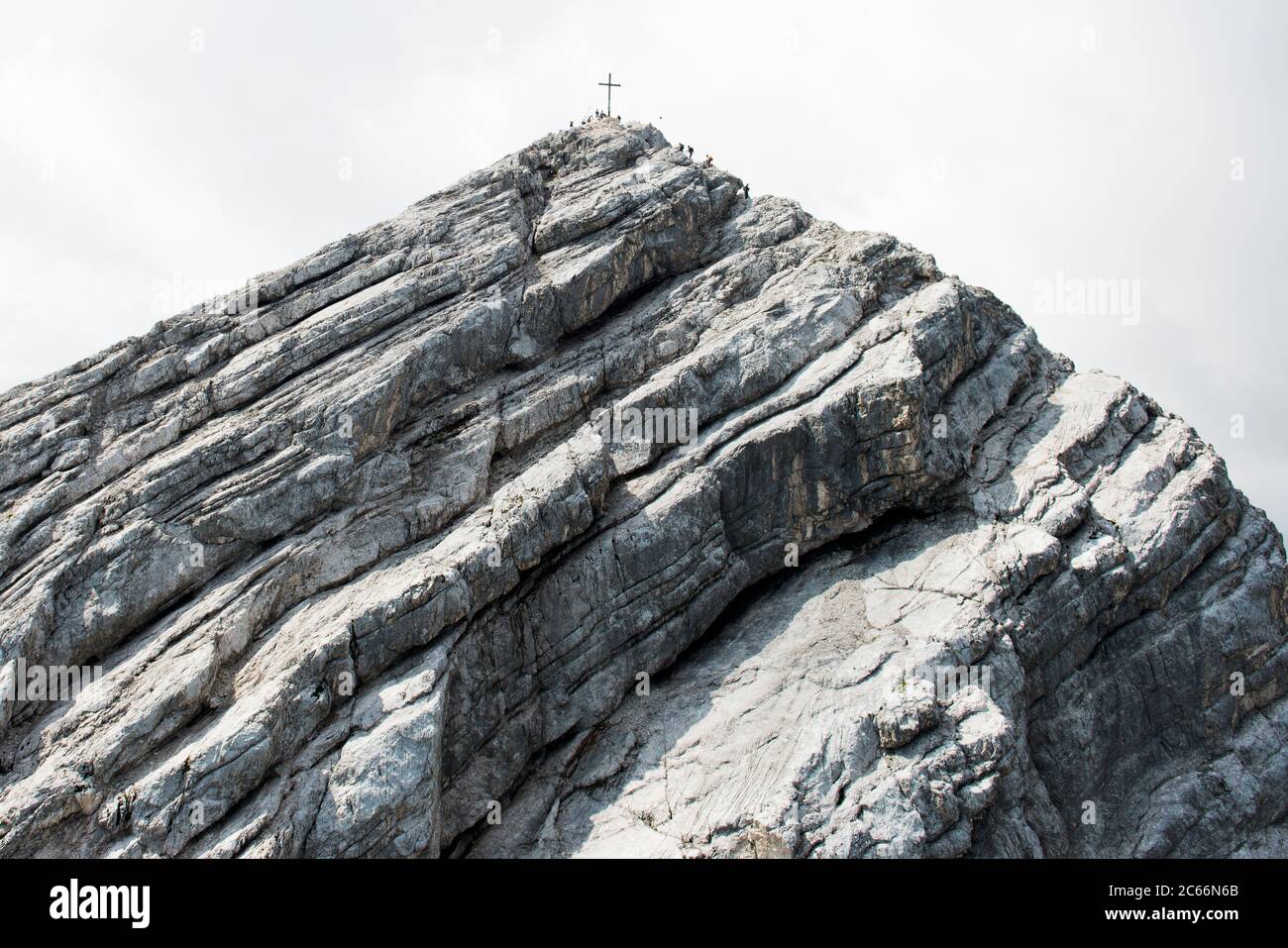 Alpspitze mit Bergsteigern, Luftaufnahme, Garmisch-Partenkirchen, Bayern, Deutschland Stockfoto