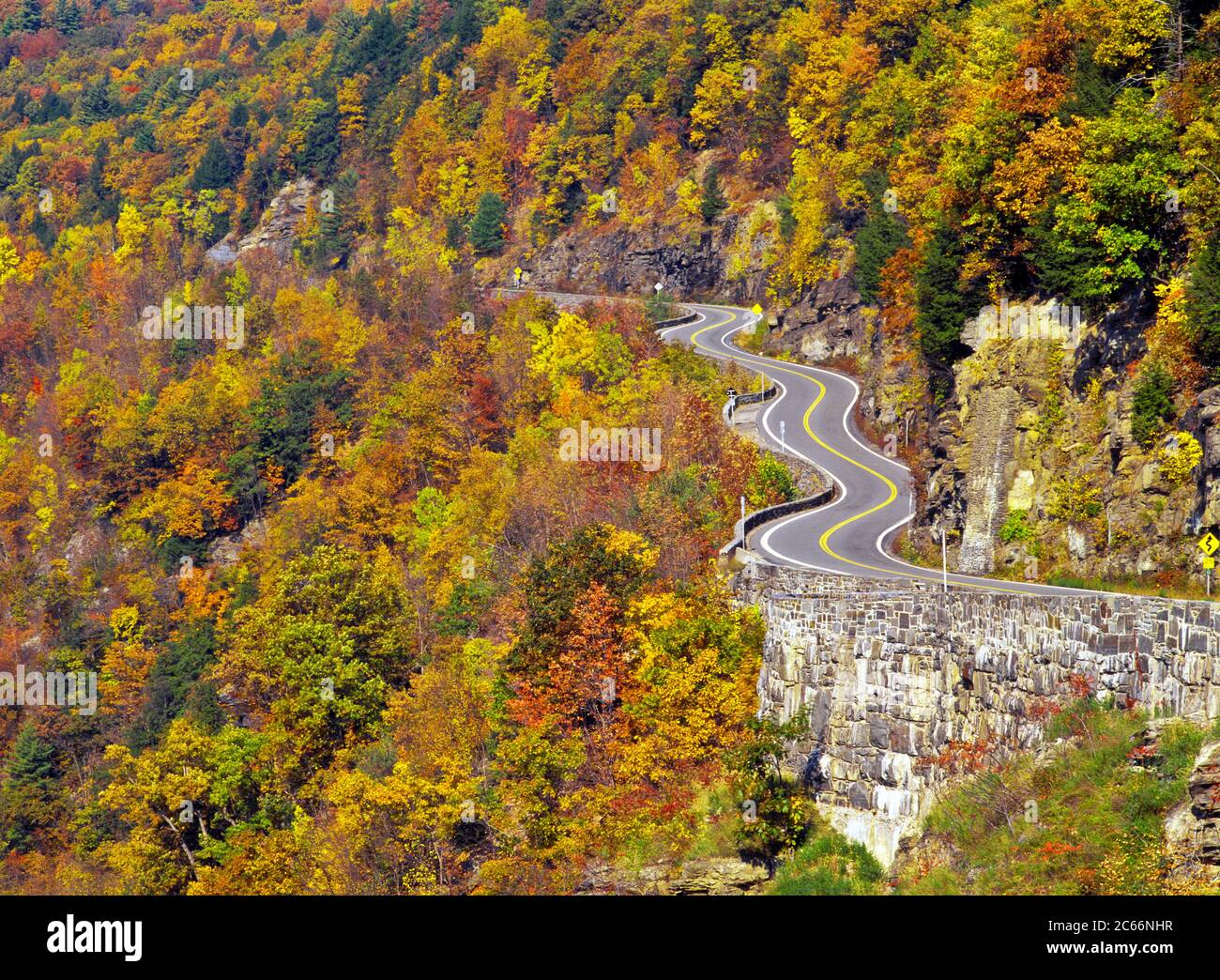 Rt. 97 bei 'Hawk's Nest Stockfoto
