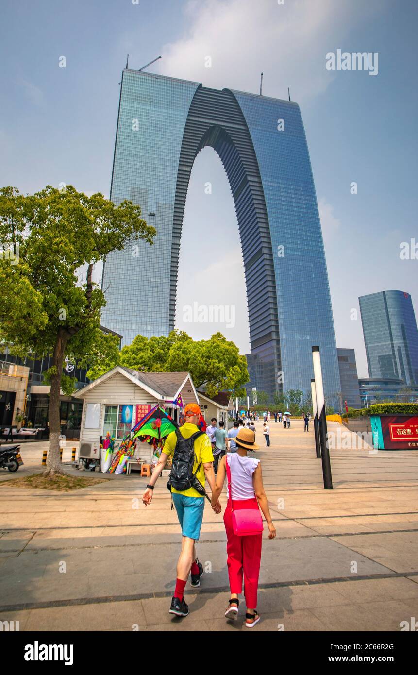China, Suzhou Stadt, Tor des Orient Gebäudes Stockfoto