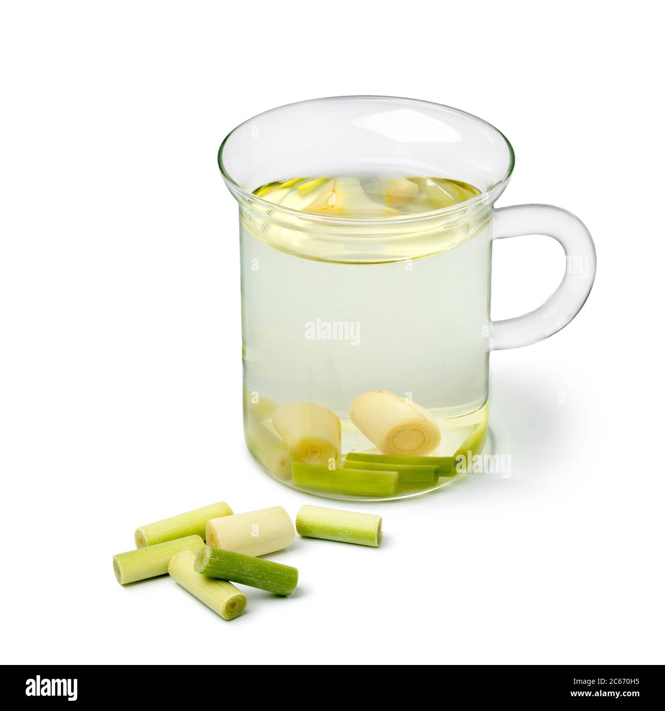 Glas Tasse erfrischenden Zitronengras Tee isoliert auf weißem Hintergrund Stockfoto
