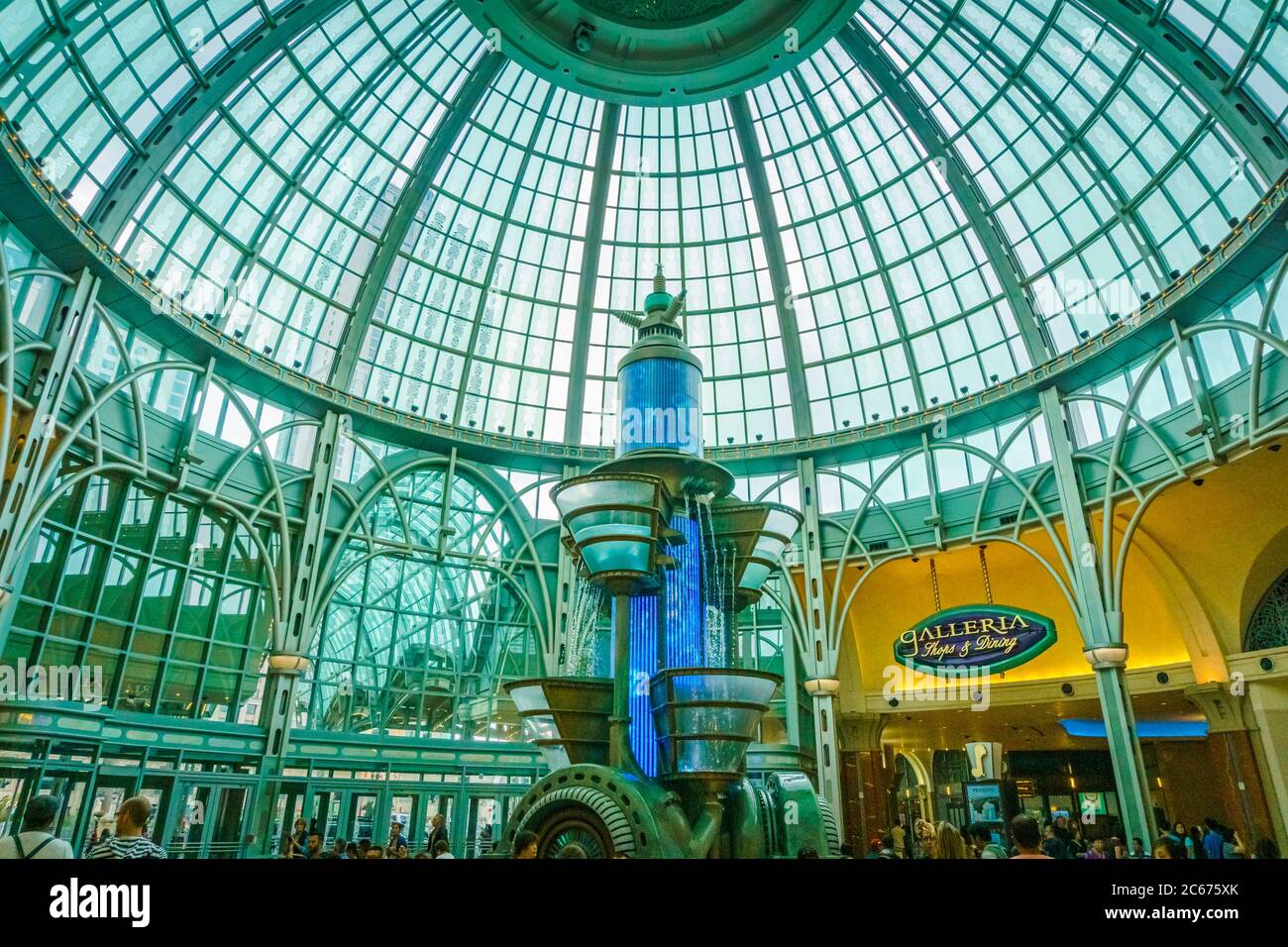 Ceiling Light Shopping Mall Stockfotos und -bilder Kaufen - Alamy