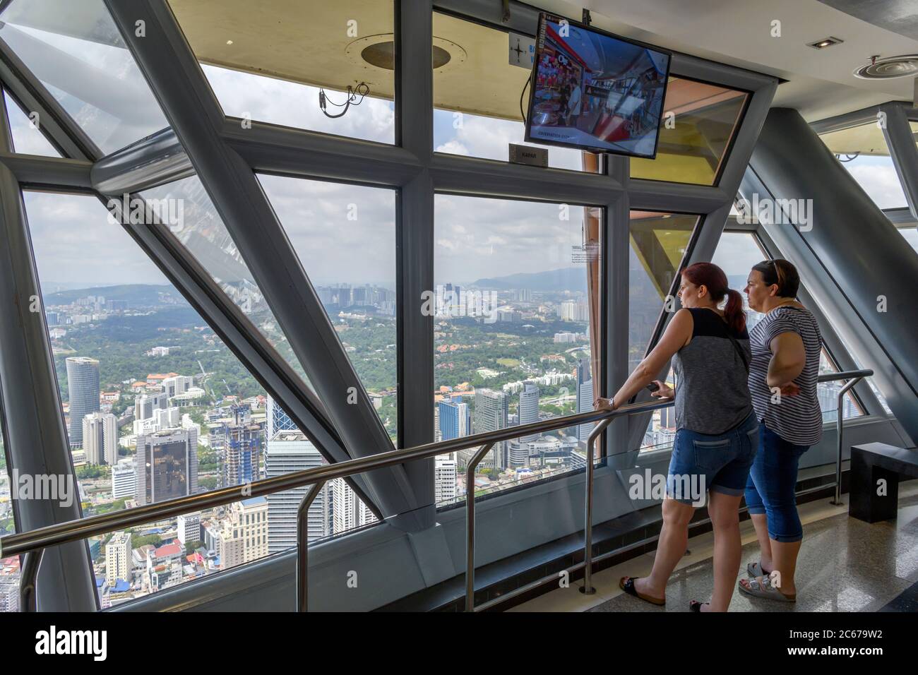 Aussichtsplattform des KL Tower (Menara Kuala Lumpur), Kuala Lumpur, Malaysia Stockfoto