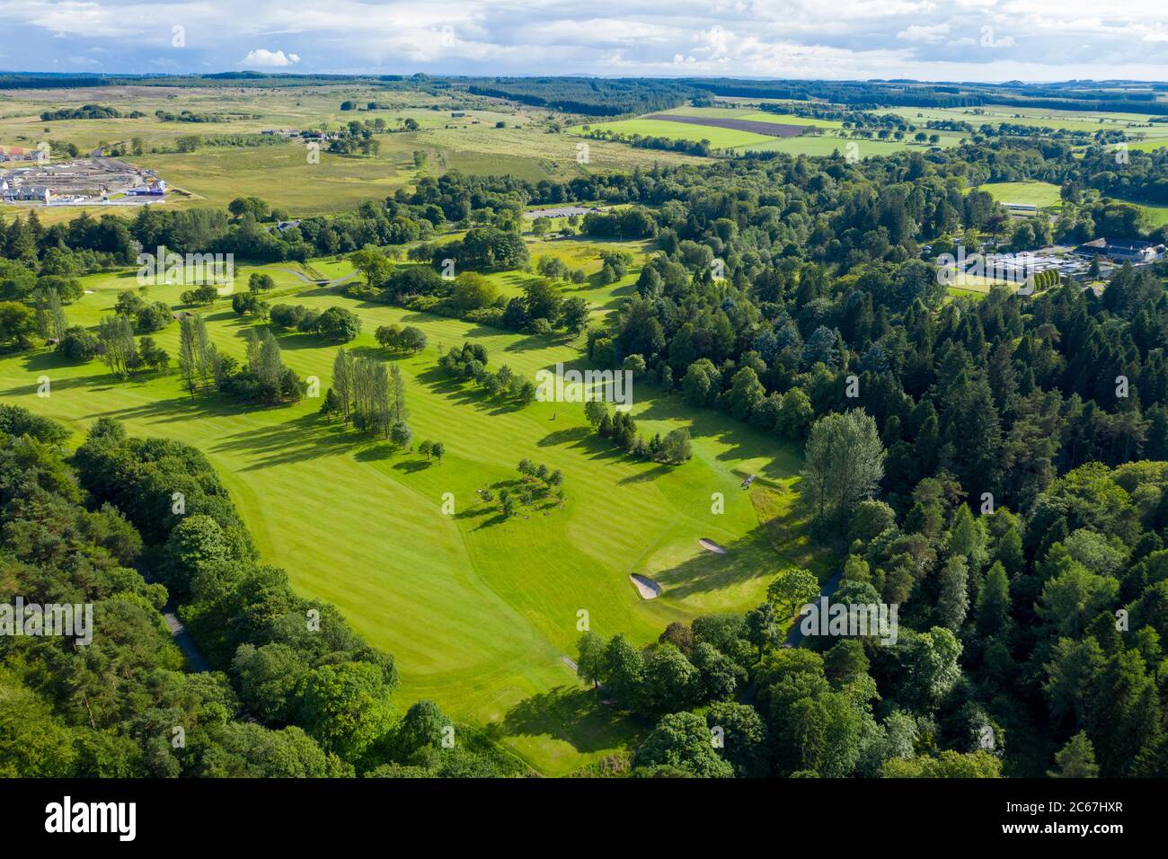 Luftaufnahme des Golfplatzes im Polkemmet Country Park, West Lothian, Schottland. Stockfoto