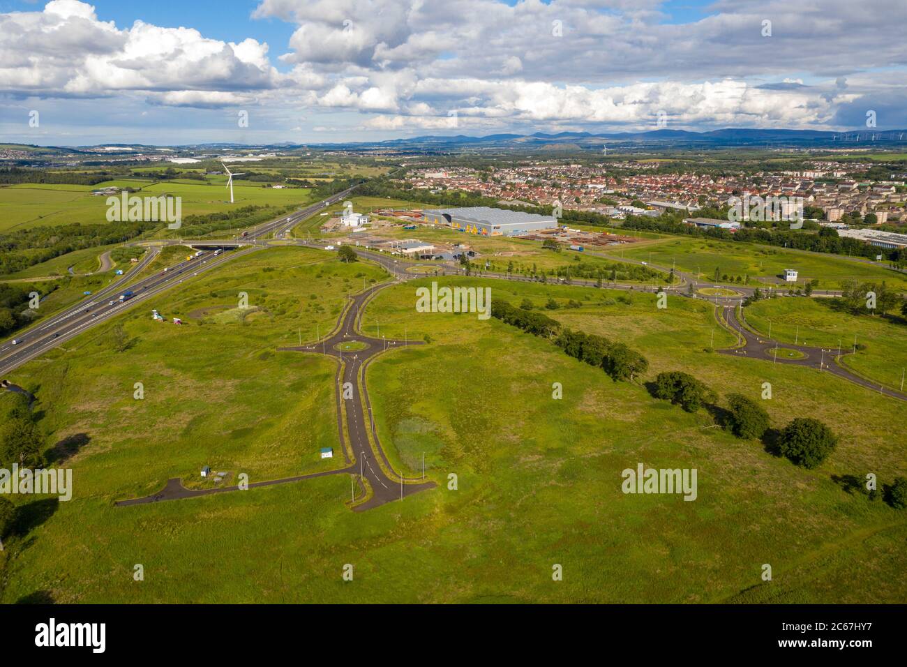 Luftaufnahme der 4A Heartlands Interchange auf der M8 Autobahn in Whitburn, West Lothian. Stockfoto