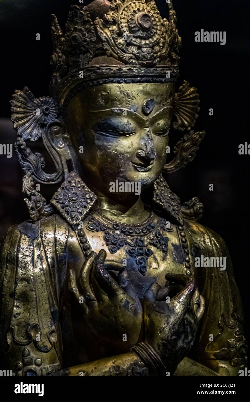 Alte wunderschöne Buddha-Statue Stockfoto