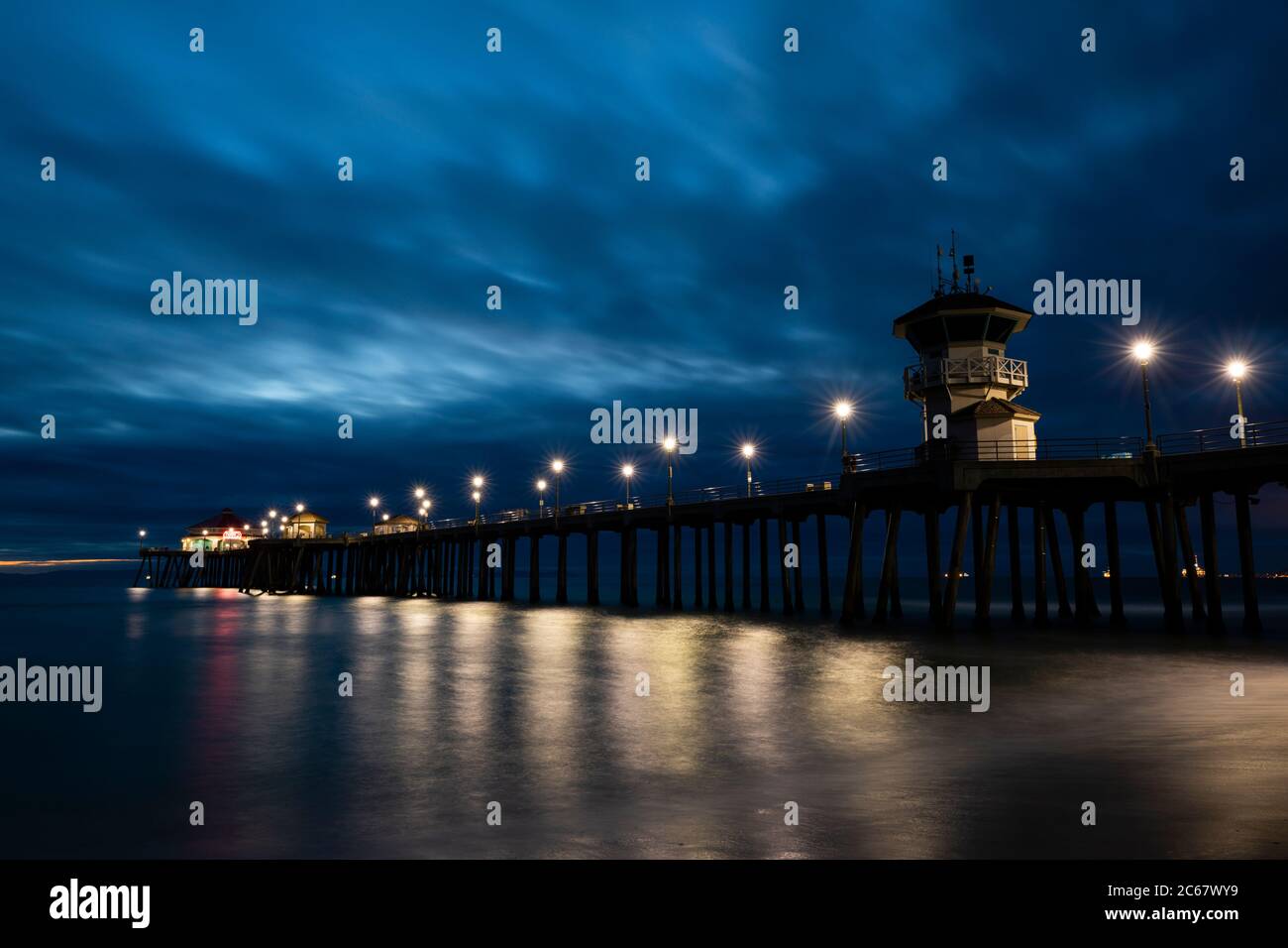 Santa Barbara Pier bei Sonnenuntergang, Kalifornien, USA Stockfoto