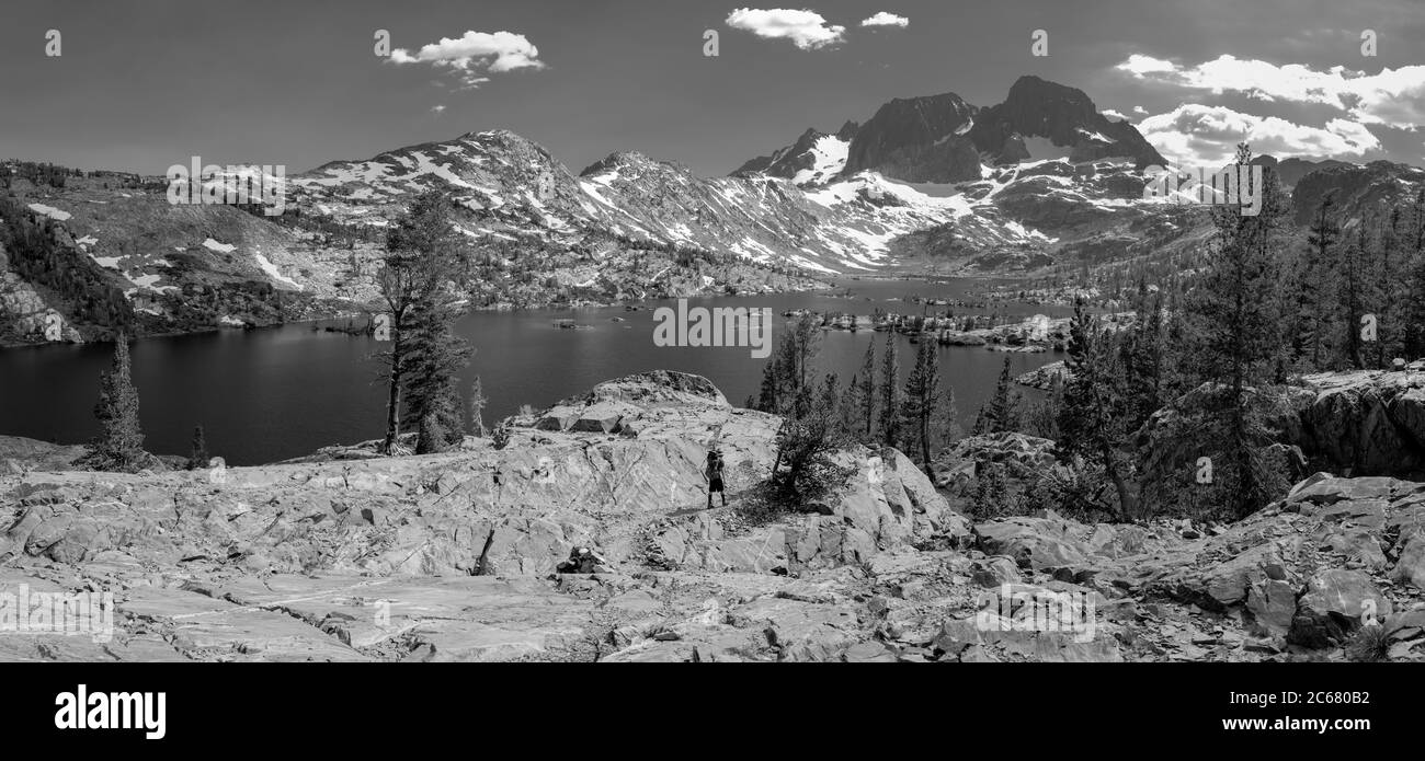 Granatsee mit Banner Peak im Hintergrund, Ansel Adams Wilderness, Inyo National Forest, Sierra Nevada Mountains, Kalifornien, USA Stockfoto