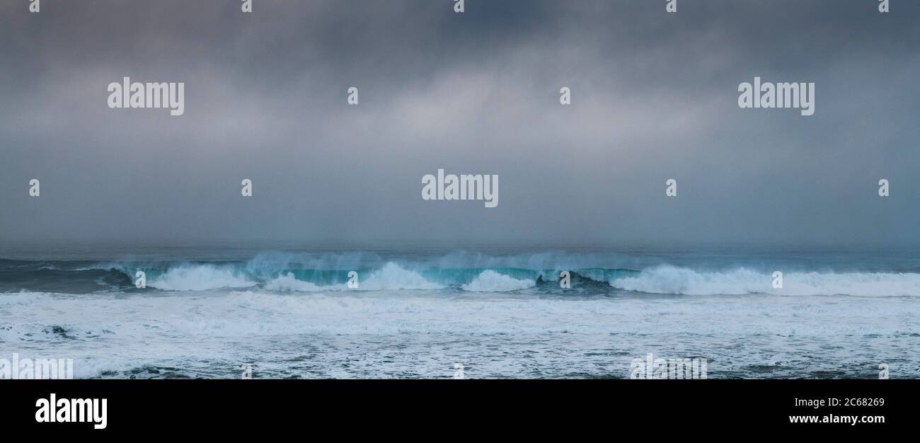 Blick auf Wellen und Sturm, Pazifik, Marin County, Kalifornien, USA Stockfoto