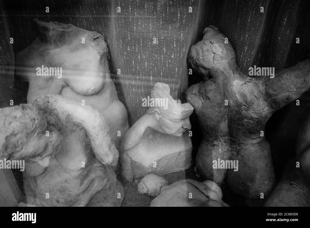 Skulpturen hinter dem Fenster, Irland Stockfoto