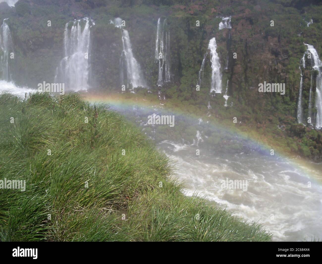 Schöne Natur von Brasilien: Wasserfälle Iguazu. Viel Wasser, Sonne und Glück Stockfoto