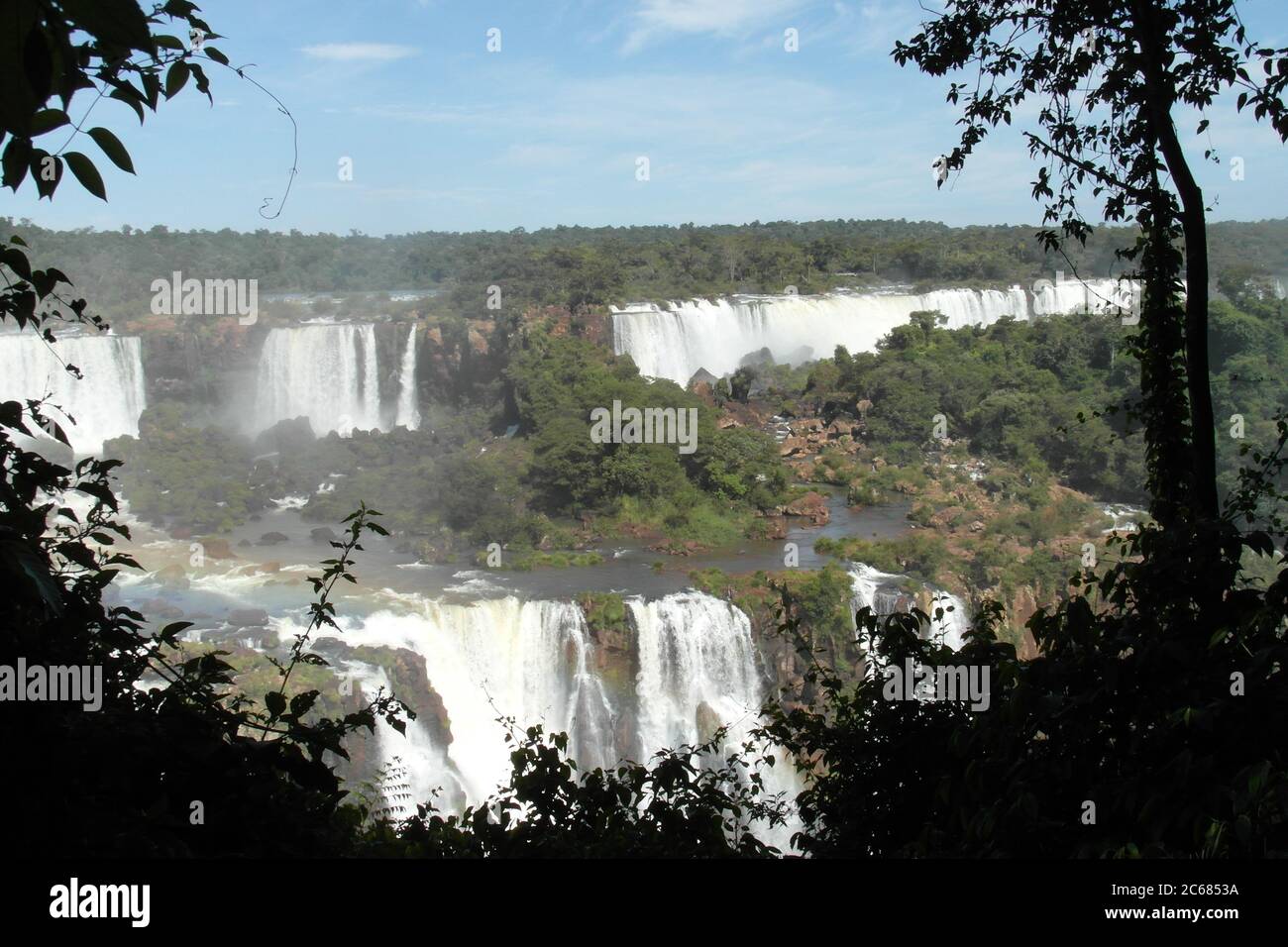 Schöne Natur von Brasilien: Wasserfälle Iguazu. Viel Wasser, Sonne und Glück Stockfoto