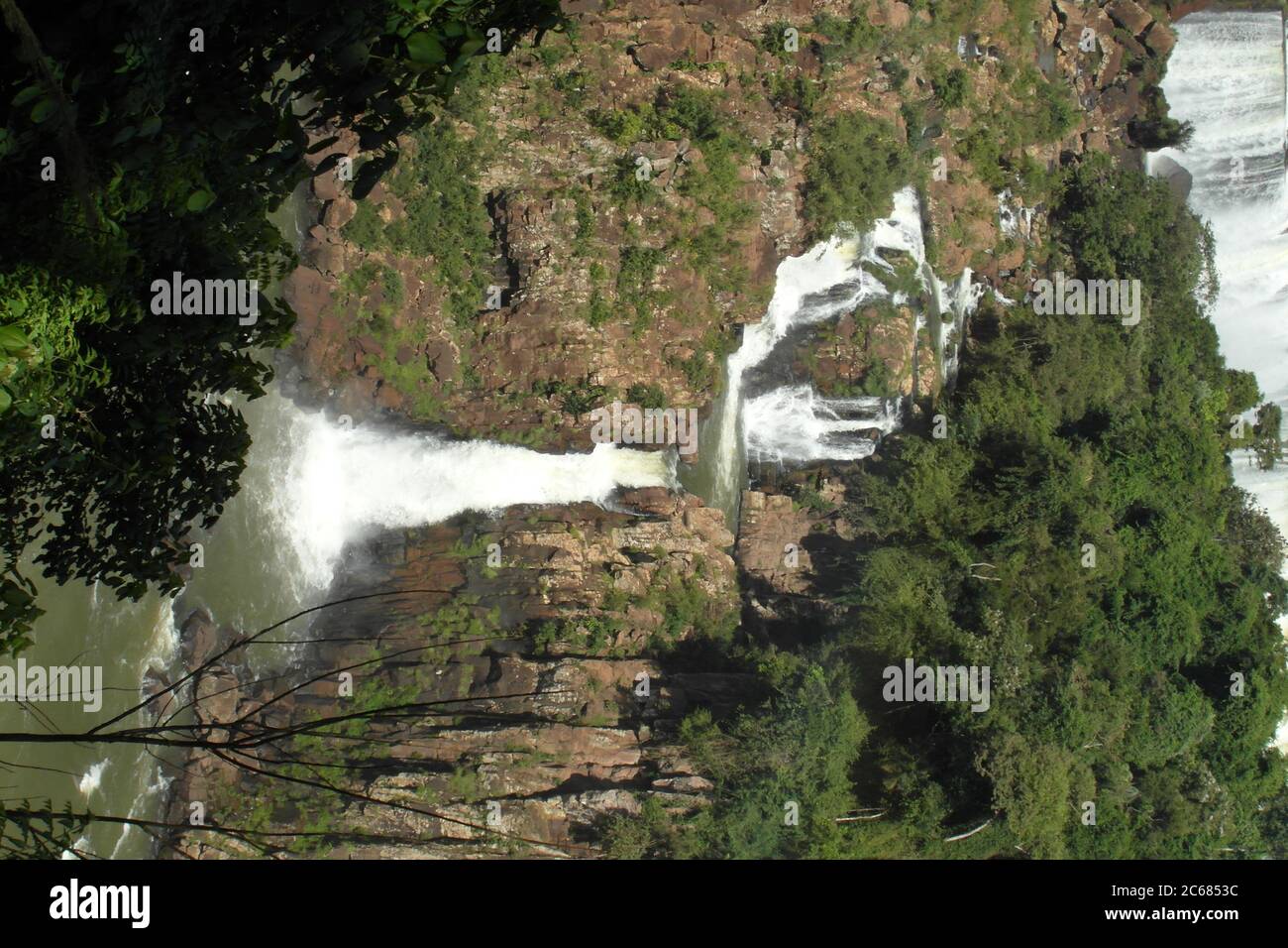 Schöne Natur von Brasilien: Wasserfälle Iguazu. Viel Wasser, Sonne und Glück Stockfoto