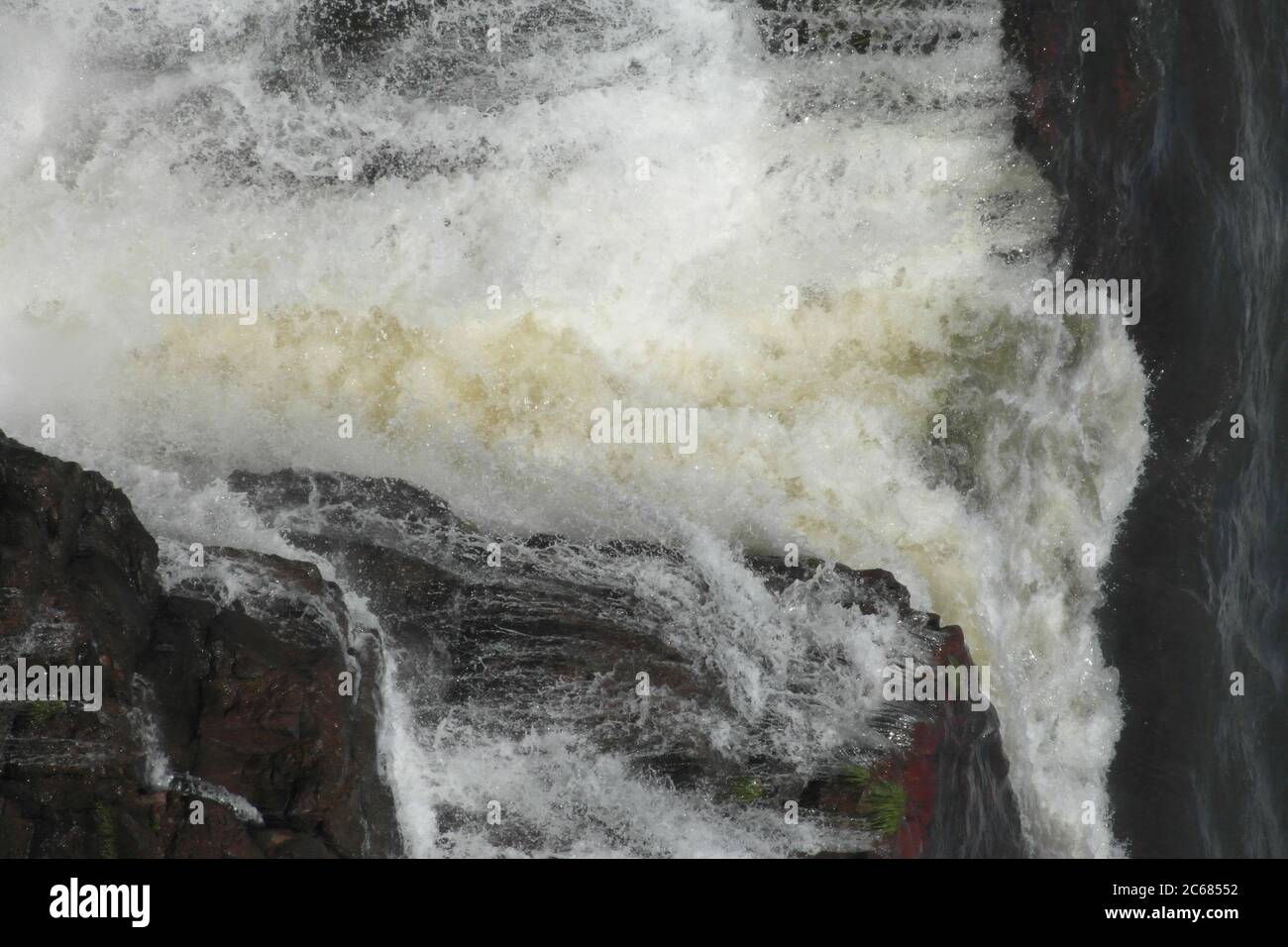 Schöne Natur von Brasilien: Wasserfälle Iguazu. Viel Wasser, Sonne und Glück Stockfoto