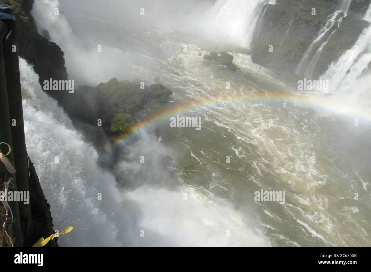 Schöne Natur von Brasilien: Wasserfälle Iguazu. Viel Wasser, Sonne und Glück Stockfoto