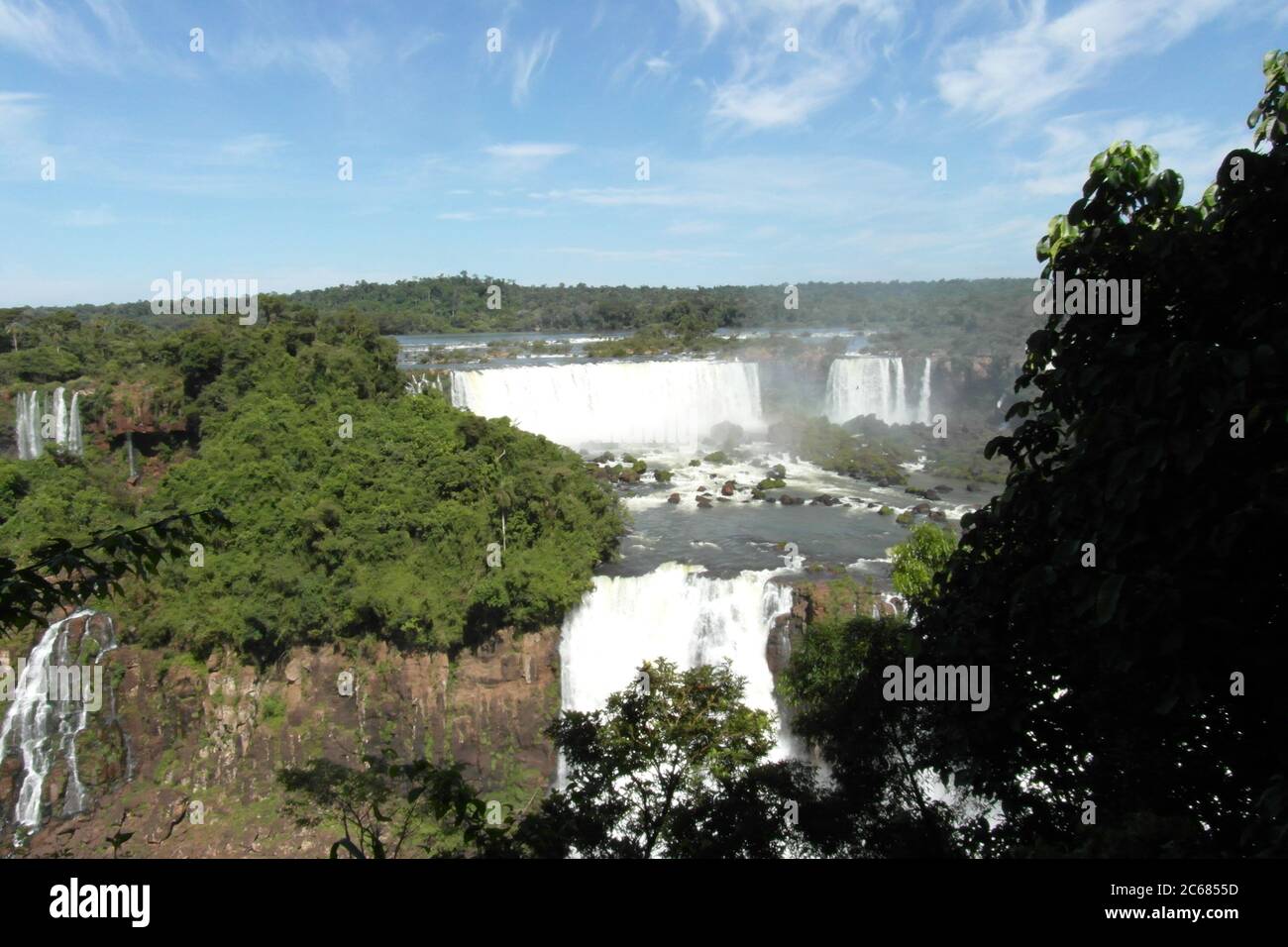Schöne Natur von Brasilien: Wasserfälle Iguazu. Viel Wasser, Sonne und Glück Stockfoto