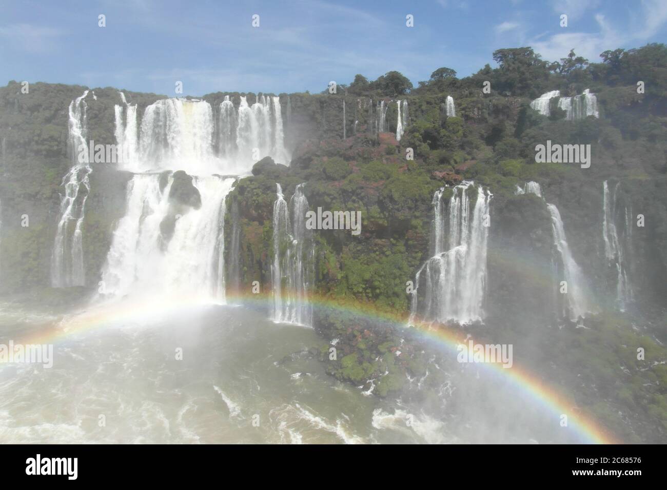 Schöne Natur von Brasilien: Wasserfälle Iguazu. Viel Wasser, Sonne und Glück Stockfoto