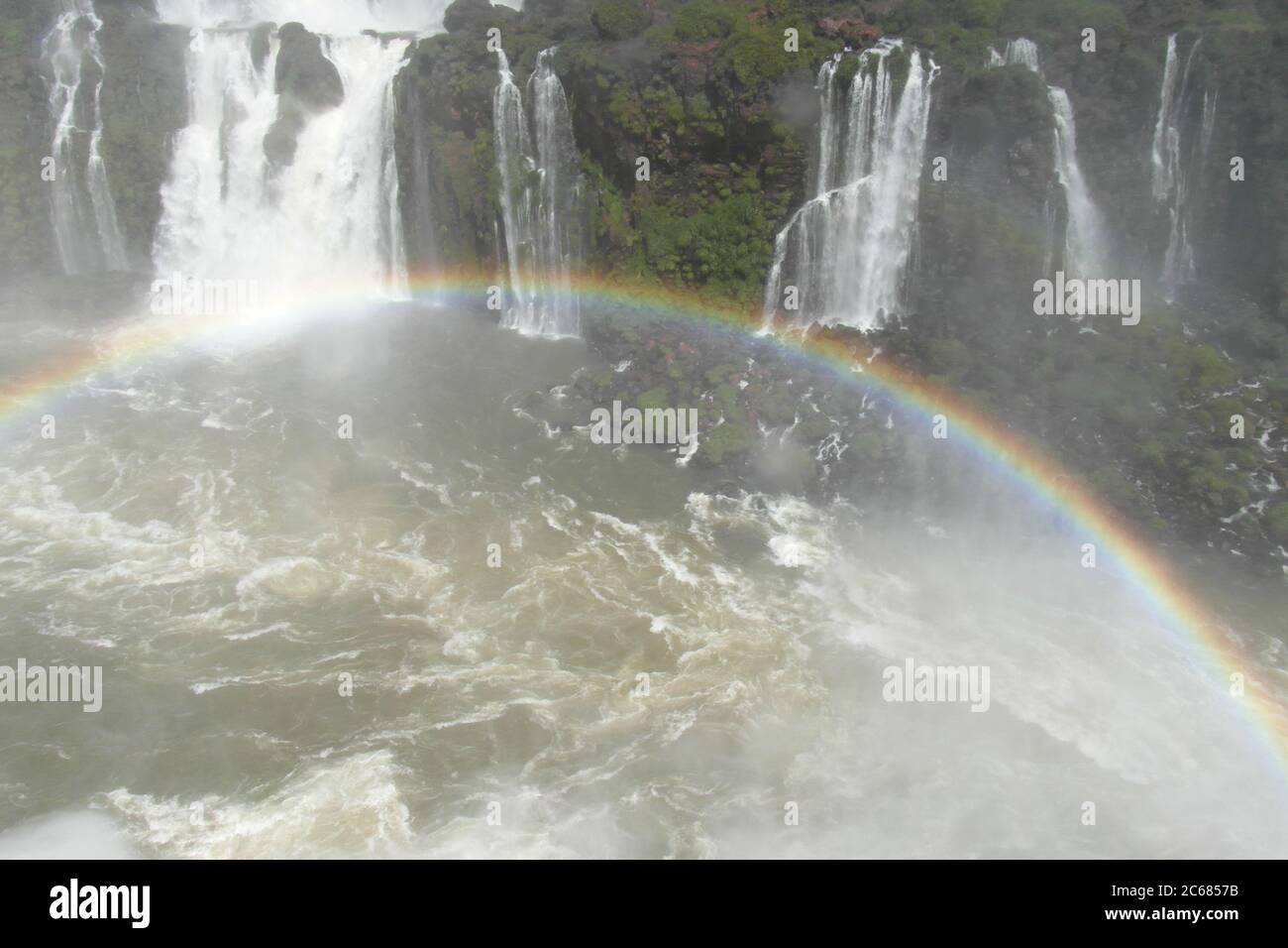 Schöne Natur von Brasilien: Wasserfälle Iguazu. Viel Wasser, Sonne und Glück Stockfoto