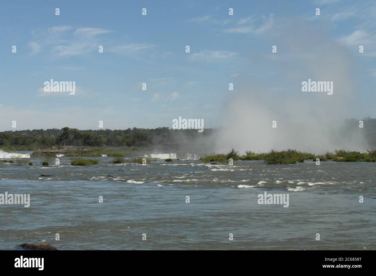 Schöne Natur von Brasilien: Wasserfälle Iguazu. Viel Wasser, Sonne und Glück Stockfoto