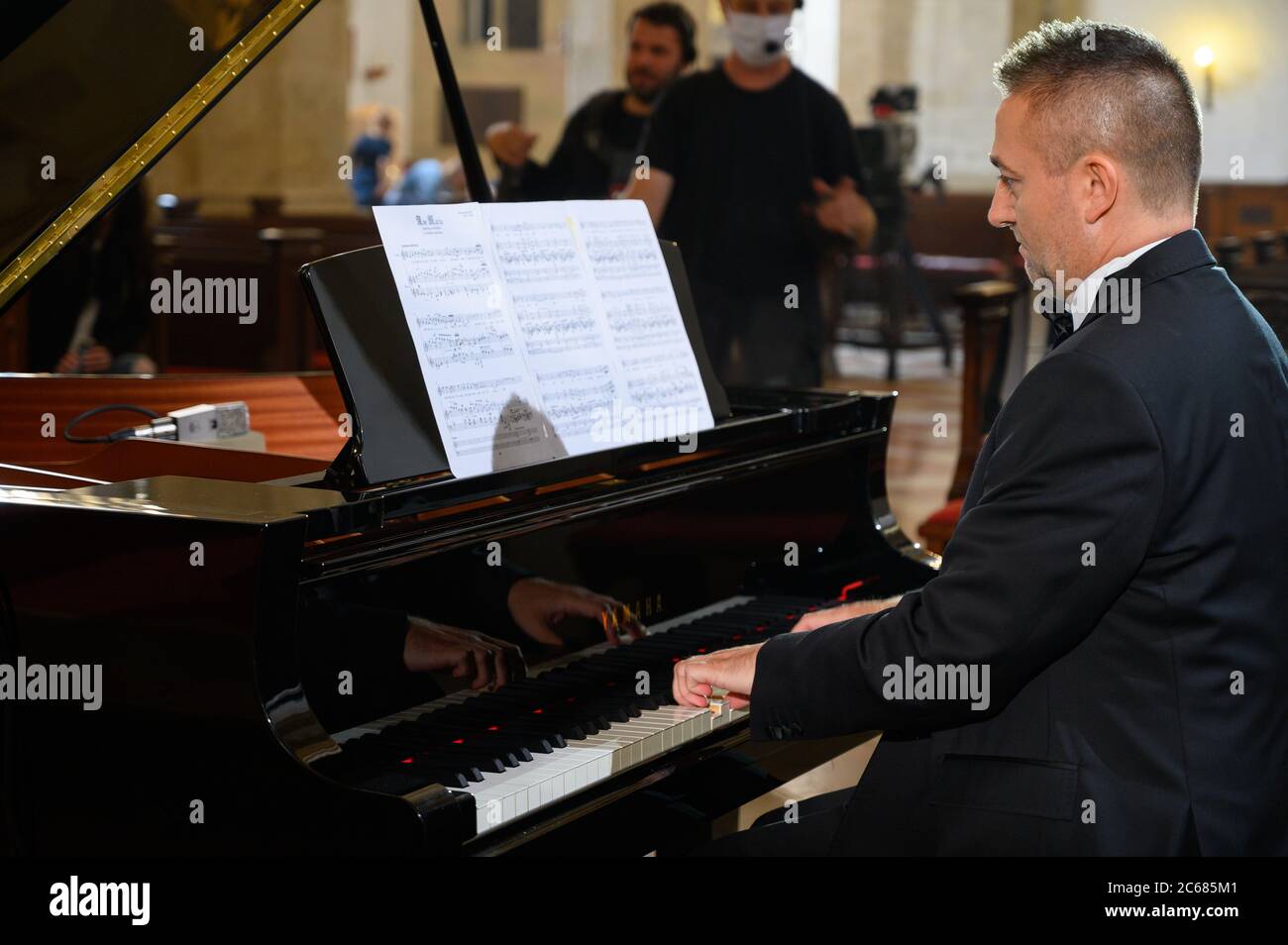 Aufnahme des Benefizkonzertes zum Fest des heiligen Kyrill und Methodius. Stockfoto