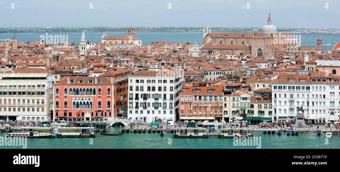 Blick auf Stadt und Gebäude, Venedig, Venetien, Italien Stockfotografie ...